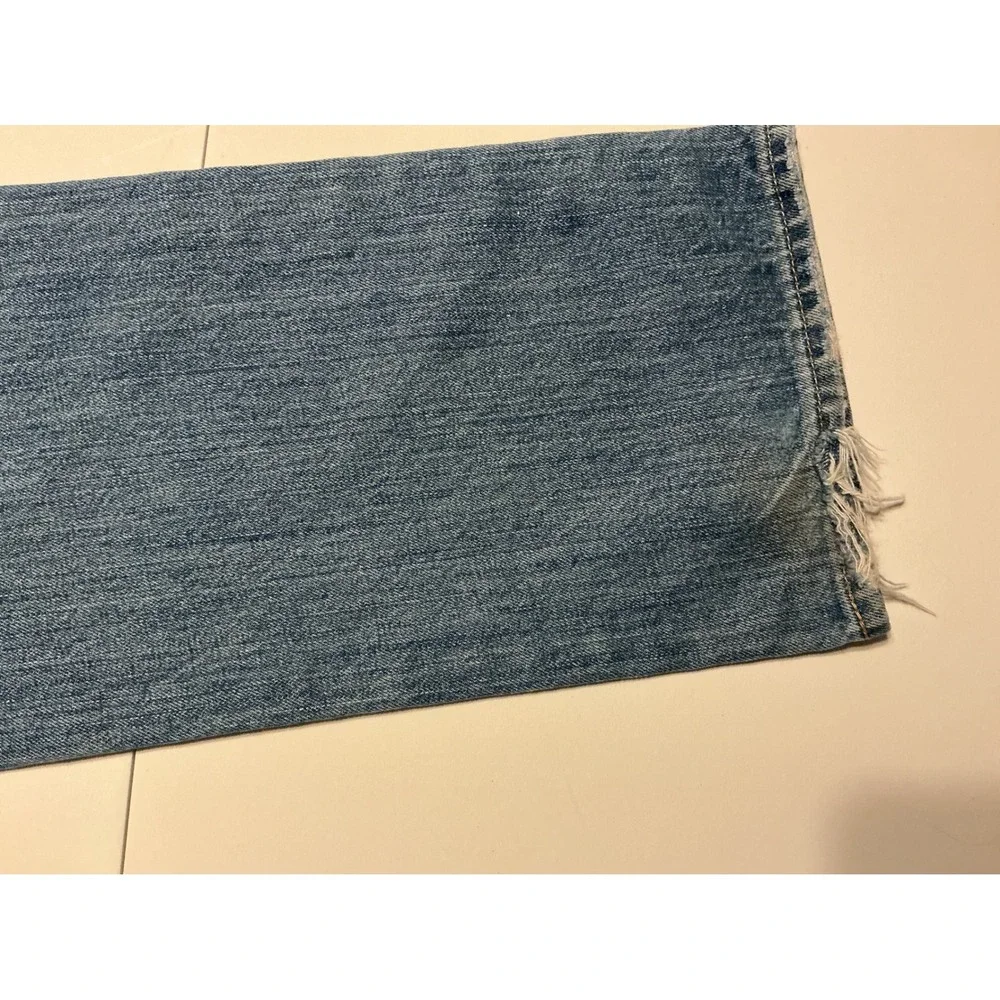 Abercrombie Fitch Mens Jeans Straight Fit‎ Distressed Med Wash 30x30 fits 28x28